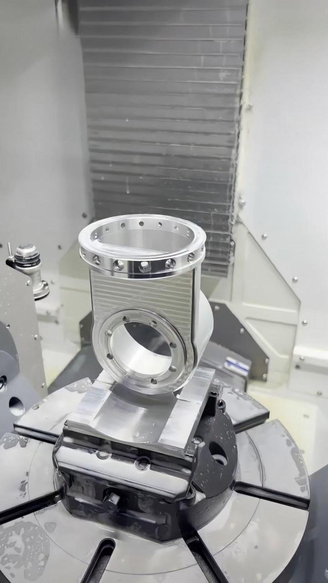 Precision meets Pace! 5 5-axis precision machining of parts