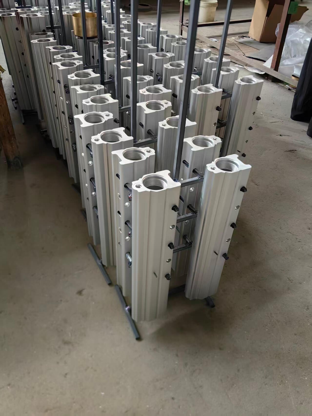 Hard Anodizing vs Regular Anodizing: How to Choose the Right Finish for Aluminum CNC Parts 11 7075 aluminum CNC machined housing for anodized finish