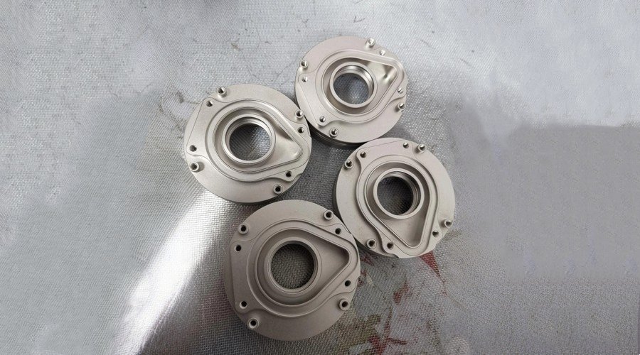 Metal Surface Finishing Types: Guide for CNC Machined Parts 8 Electroless nickel surface finish on CNC machined metal parts
