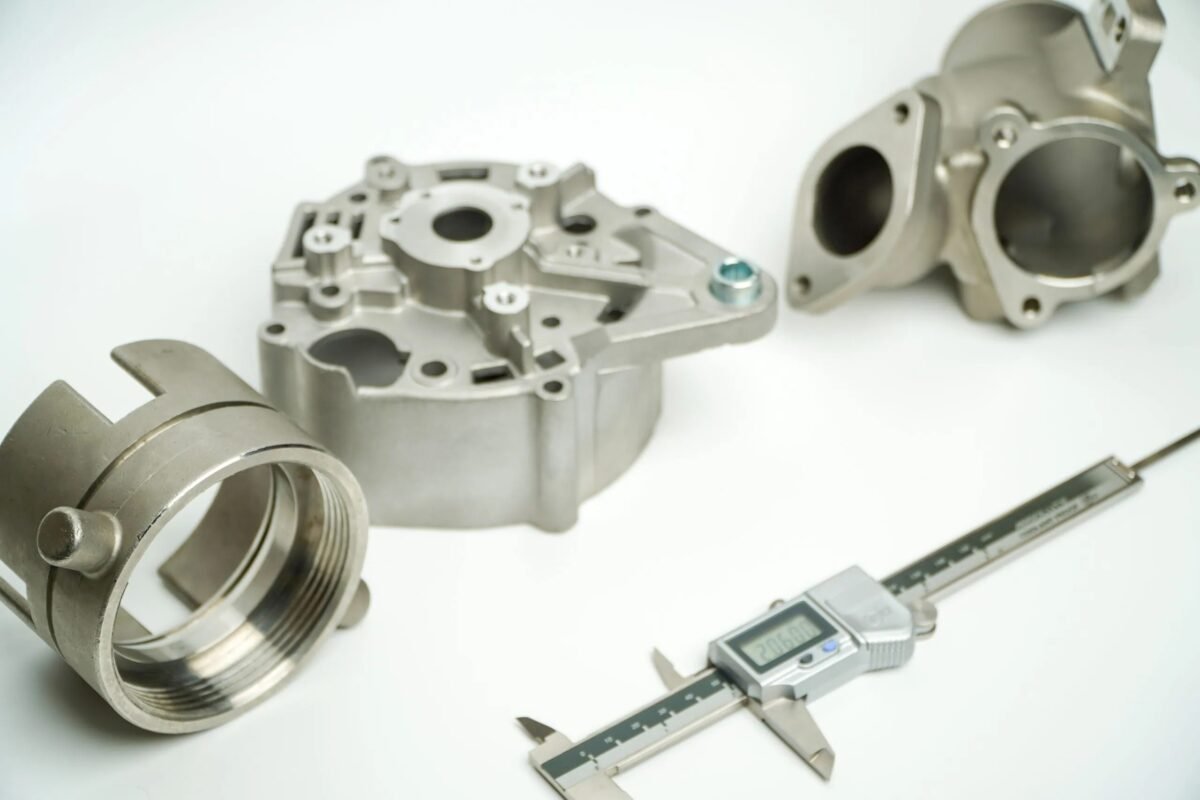 Die Casting Design Guide: Materials, Defects, Tolerances and CNC Finishing 4 imgi 52 die cast housing machined threads bosses scaled 1